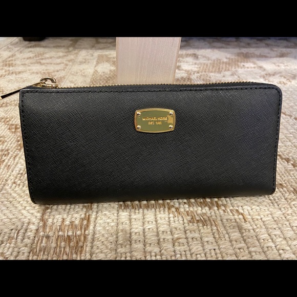 Michael Kors Black leather long wallet - Picture 1 of 8